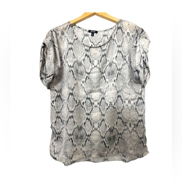 Apt. 9 Tops - Apt. 9 Black and Gray Snakeskin Print Short Sleeve Top